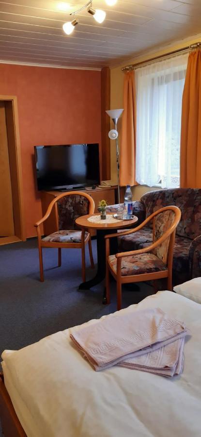 Fruehstueckspension "Schloesselmuehle" Johstadt Ngoại thất bức ảnh